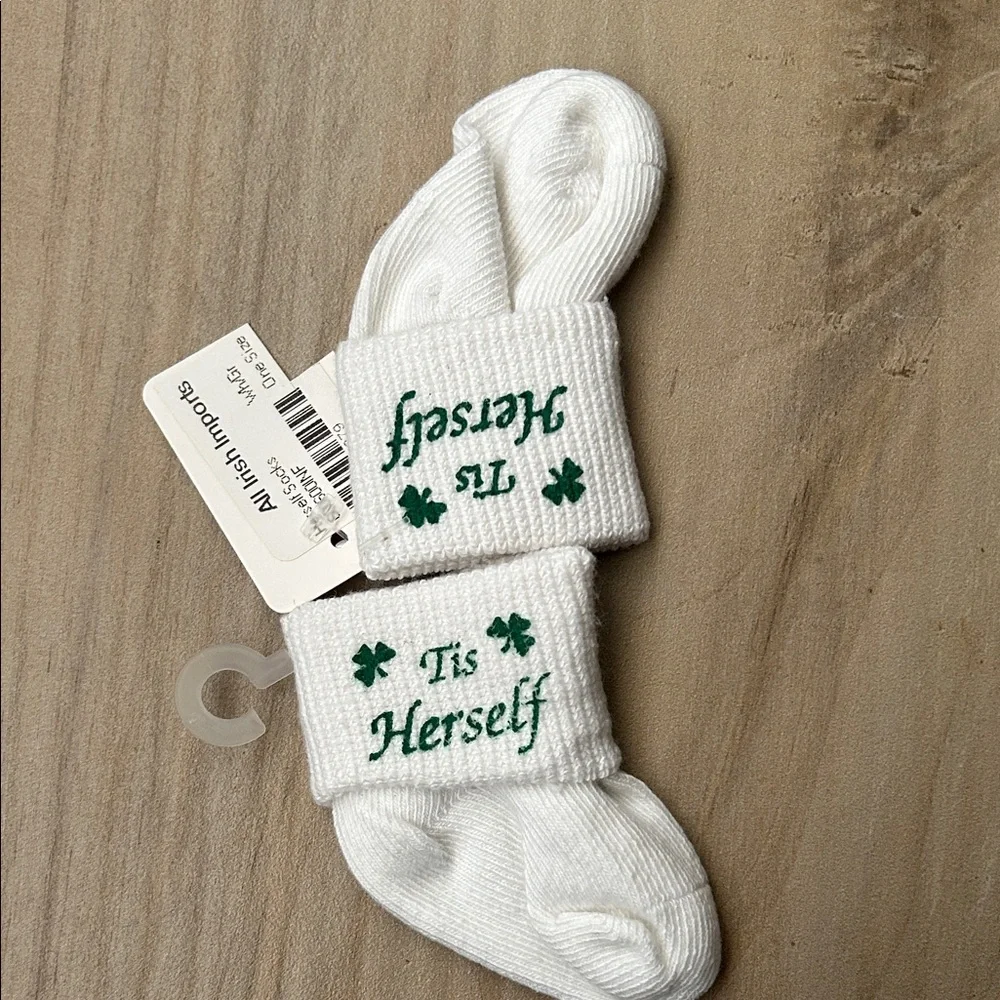 Newborn White Shamrock ☘️ Baby Socks